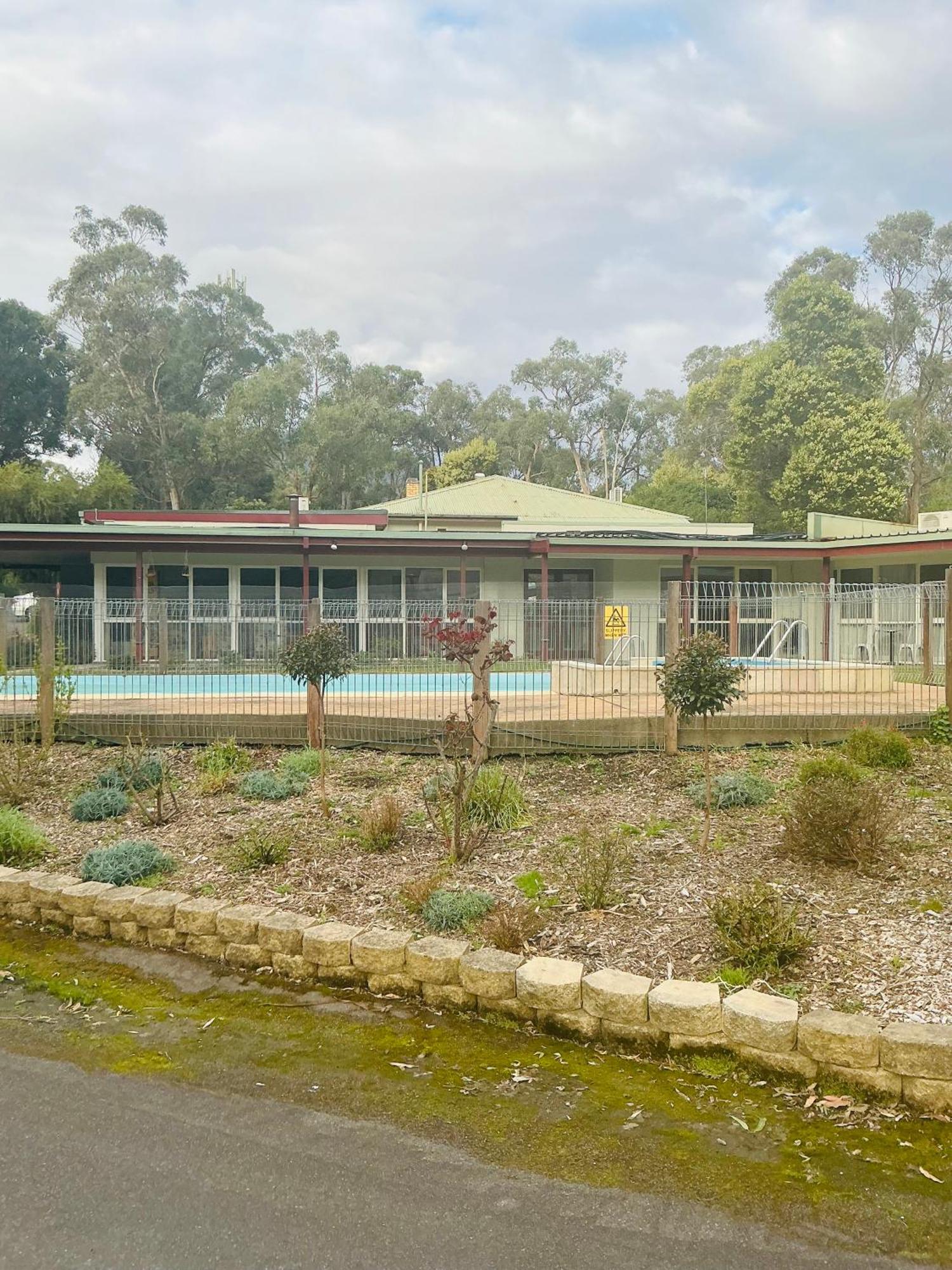 Sanctuary House Resort Motel Healesville Exterior photo